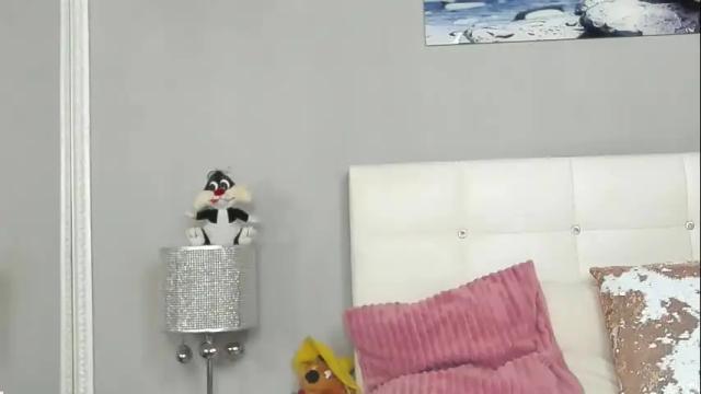 Image 8 of juliahunts Stream on Chaturbate on 21 days ago