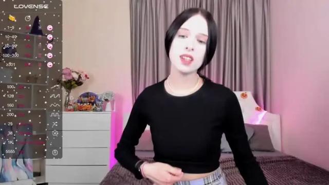 Image 12 of julialass Stream on Chaturbate on 18 months ago