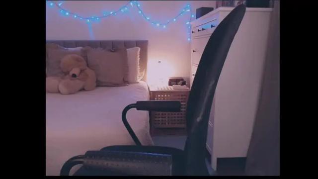 Image 12 of julialiones Stream on Chaturbate on 1 month ago