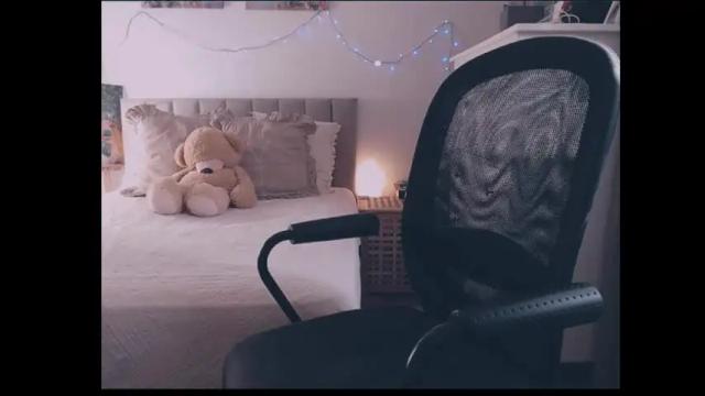 Image 4 of julialiones Stream on Chaturbate on 12 days ago