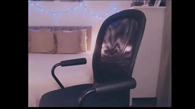 Image 2 of julialiones Stream on Chaturbate on 2 months ago