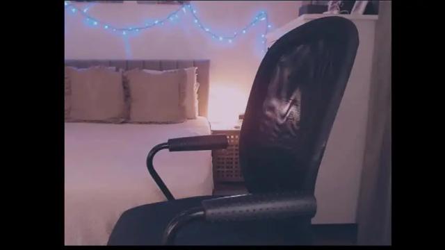 Image 6 of julialiones Stream on Chaturbate on 2 months ago