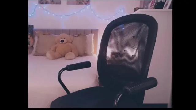 Image 10 of julialiones Stream on Chaturbate on 2 months ago