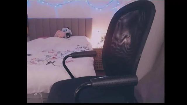 Image 11 of julialiones Stream on Chaturbate on 1 month ago