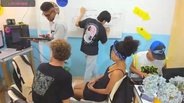 Image 3 of julian_bubafogo Stream on Chaturbate on 17 months ago
