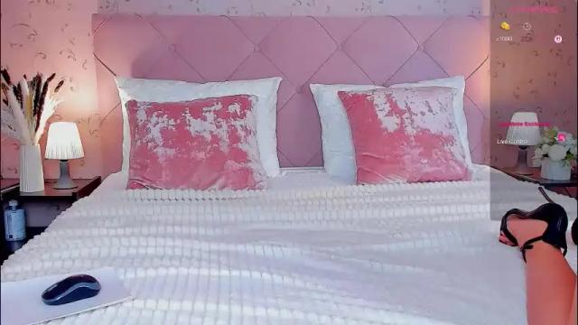Image 3 of juliana_browns Stream on Chaturbate on 2 months ago