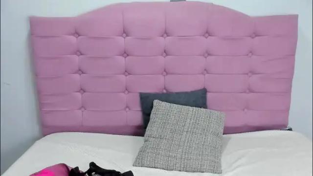 Image 2 of juliana_ls Stream on Chaturbate on 1 month ago