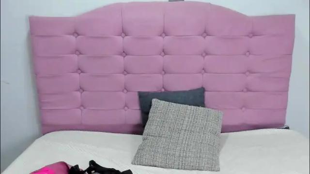 Image 3 of juliana_ls Stream on Chaturbate on 1 month ago