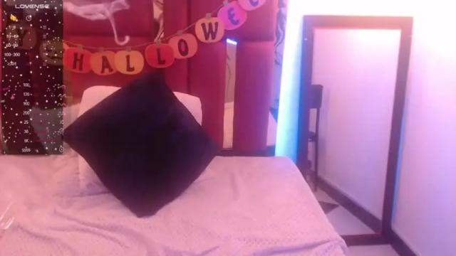 Image 7 of juliana_martinez1 Stream on Chaturbate on 19 months ago