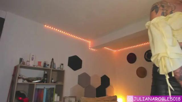 Image 4 of juliana_robles Stream on Chaturbate on 16 months ago