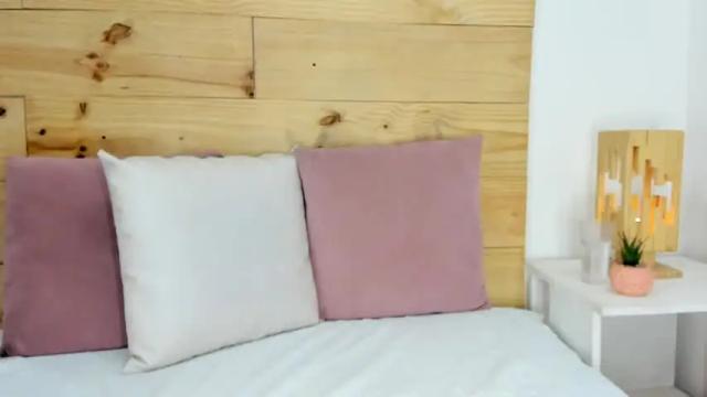 Image 10 of juliana_saaenz Stream on Chaturbate on 13 months ago