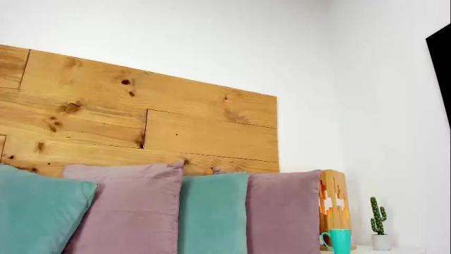 Image 4 of juliana_saaenz Stream on Chaturbate on 2 months ago