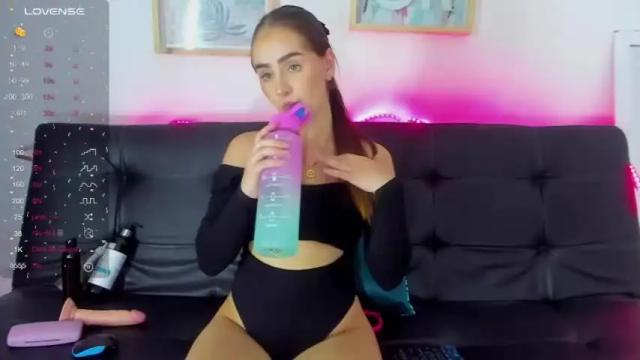 Image 7 of juliana_tramel Stream on Chaturbate on 14 months ago
