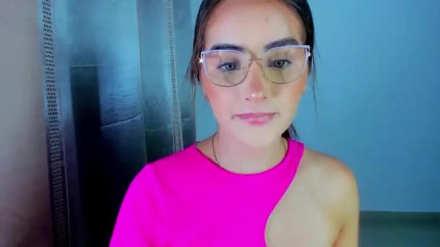 Image 2 of juliana_tramel Stream on Chaturbate on 14 months ago