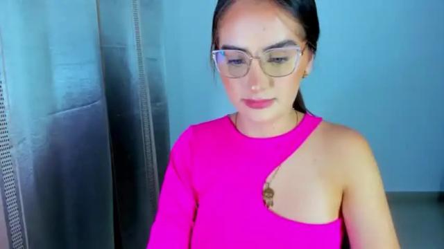 Image 6 of juliana_tramel Stream on Chaturbate on 14 months ago