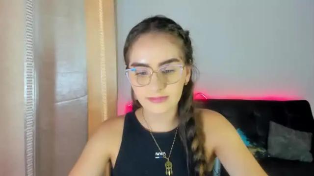 Image 2 of juliana_tramel Stream on Chaturbate on 14 months ago