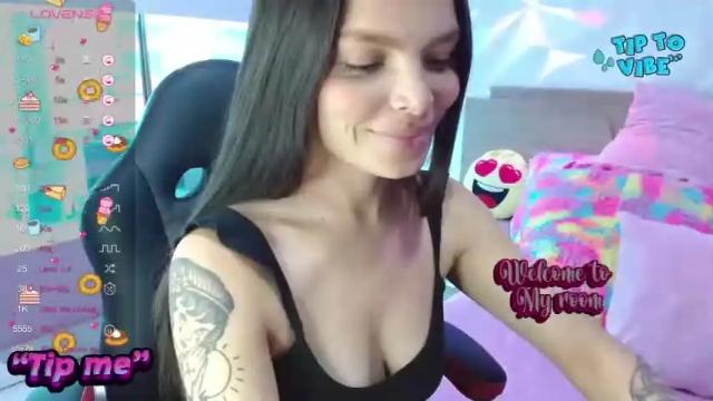 Image 8 of juliana_williams Stream on Chaturbate on 15 months ago