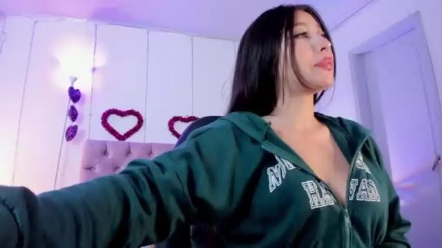 Image 7 of julianaa_castro Stream on Chaturbate on 12 months ago
