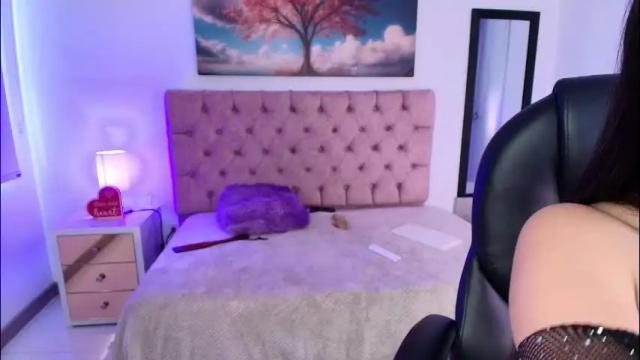 Image 3 of julianaa_castro Stream on Chaturbate on 1 month ago