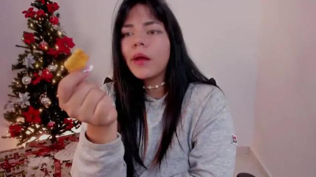 Image 6 of julianacastillo Stream on Chaturbate on 16 months ago