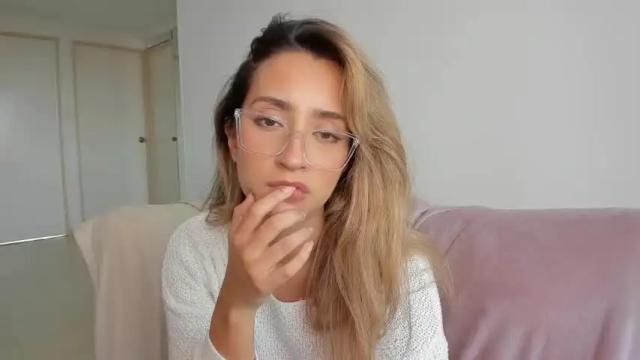 Image 4 of julianamont Stream on Chaturbate on 26 months ago