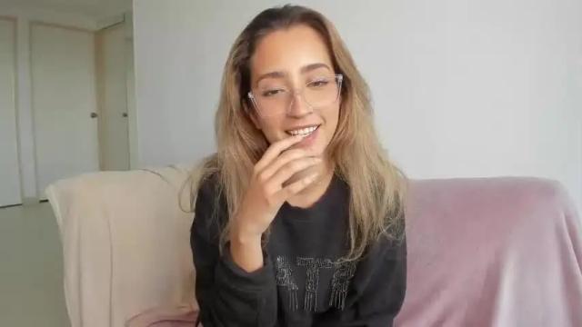 Image 7 of julianamont Stream on Chaturbate on 26 months ago