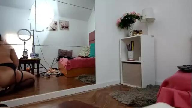 Image 8 of julianejae Stream on Chaturbate on 4 days ago