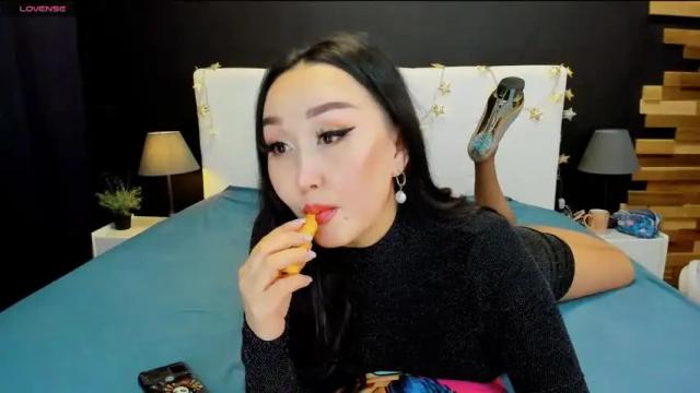 Image 10 of julianna_jamii Stream on Chaturbate on 13 months ago