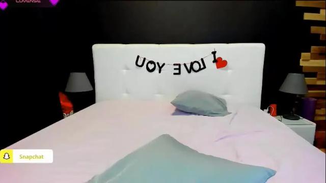 Image 10 of julianna_jamii Stream on Chaturbate on 2 months ago