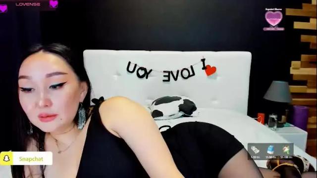 Image 12 of julianna_jamii Stream on Chaturbate on 1 month ago