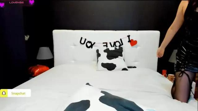 Image 11 of julianna_jamii Stream on Chaturbate on 26 days ago