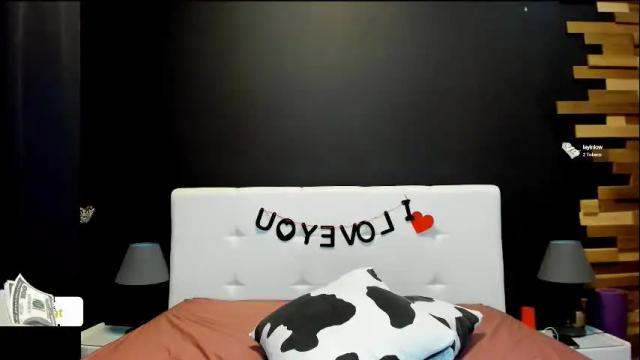 Image 3 of julianna_jamii Stream on Chaturbate on 10 days ago