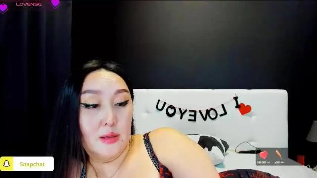 Image 12 of julianna_jamii Stream on Chaturbate on 3 days ago