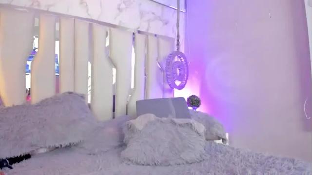 Image 2 of julianna_saenz Stream on Chaturbate on 21 days ago
