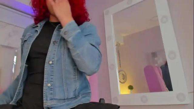 Image 2 of julianna_saenz Stream on Chaturbate on 2 months ago