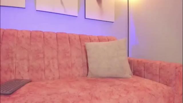 Image 7 of julianna_saenz Stream on Chaturbate on 1 month ago