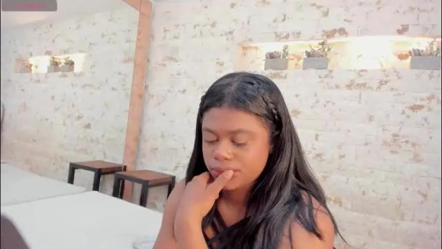 Image 2 of julianna_smith Stream on Chaturbate on 4 months ago