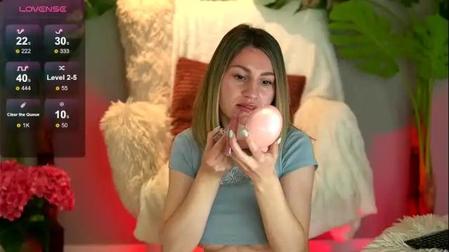 Image 10 of juliarichard Stream on Chaturbate on 25 days ago
