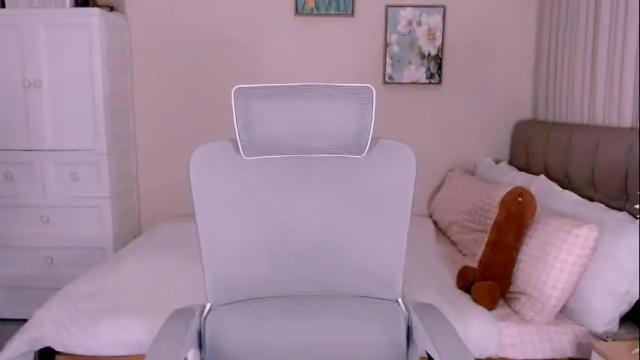 Image 12 of juliarichards Stream on Chaturbate on 26 days ago