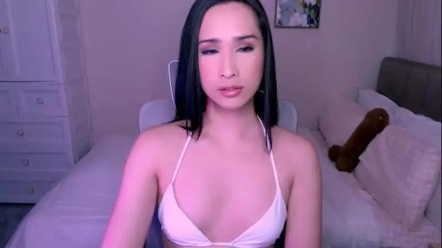Image 4 of juliarichards Stream on Chaturbate on 27 days ago