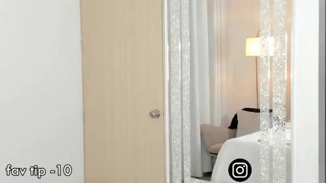 Image 3 of julibunny111 Stream on Chaturbate on 2 months ago