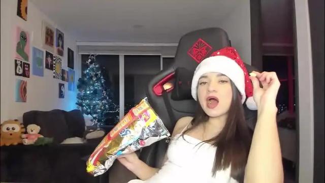 Image 4 of julidavila Stream on Chaturbate on 26 days ago