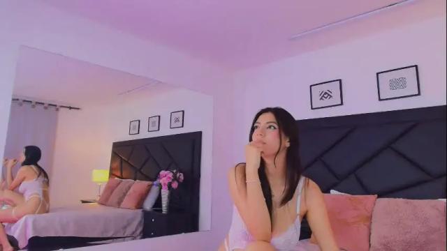 Image 12 of julie_bennet Stream on Chaturbate on 2 months ago