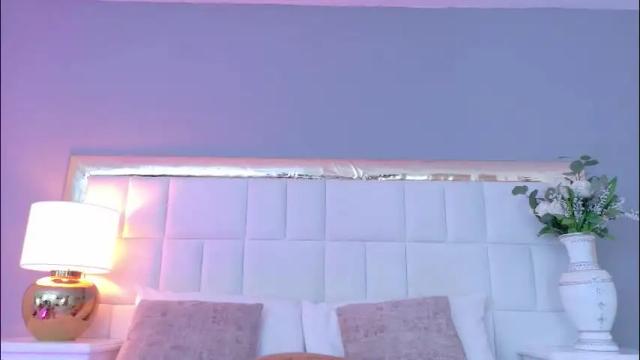 Image 11 of julie_bennet Stream on Chaturbate on 1 month ago