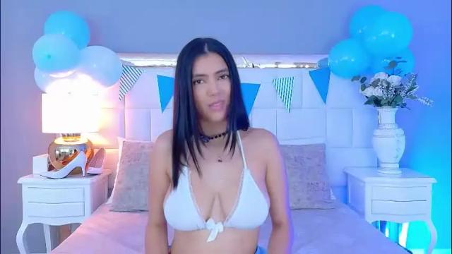 Image 6 of julie_bennet Stream on Chaturbate on 1 month ago