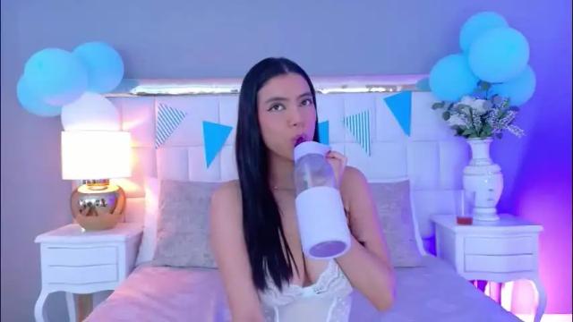 Image 7 of julie_bennet Stream on Chaturbate on 1 month ago