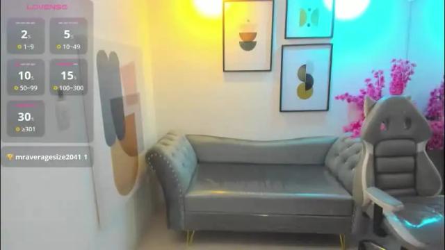 Image 4 of julie_coper Stream on Chaturbate on 2 months ago