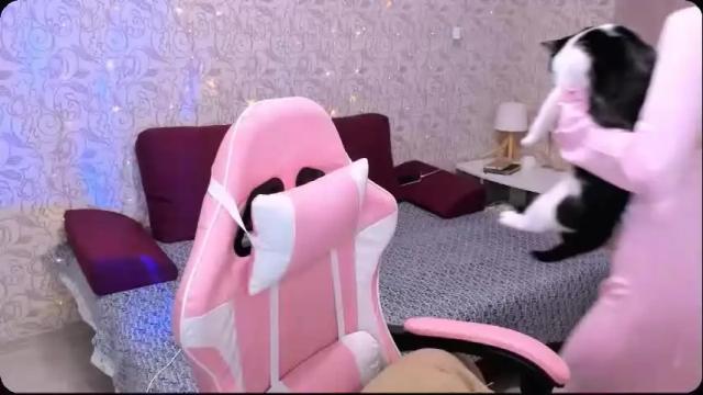 Image 7 of julie_flores Stream on Chaturbate on 5 months ago