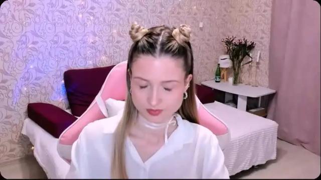 Image 6 of julie_flores Stream on Chaturbate on 5 months ago