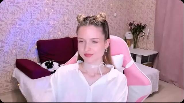 Image 8 of julie_flores Stream on Chaturbate on 5 months ago